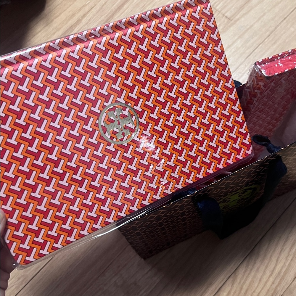 NWT Tory Burch set silk scarf neckerchief with office book & pencils desk set - Picture 3 of 10
